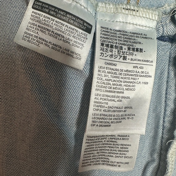 Levi’s Vintage Men’s Denim Light Wash Trucker Jacket Size Small - Picture 10 of 13